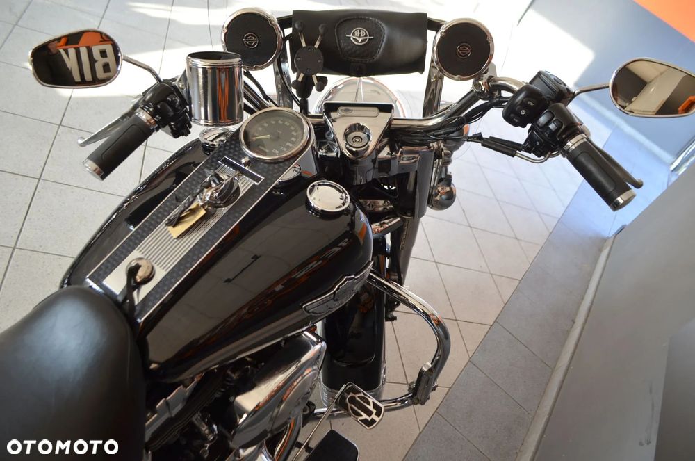 Harley-Davidson Touring Road King - 34