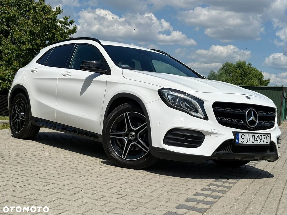 Mercedes-Benz GLA 180 7G-DCT AMG Line - 2