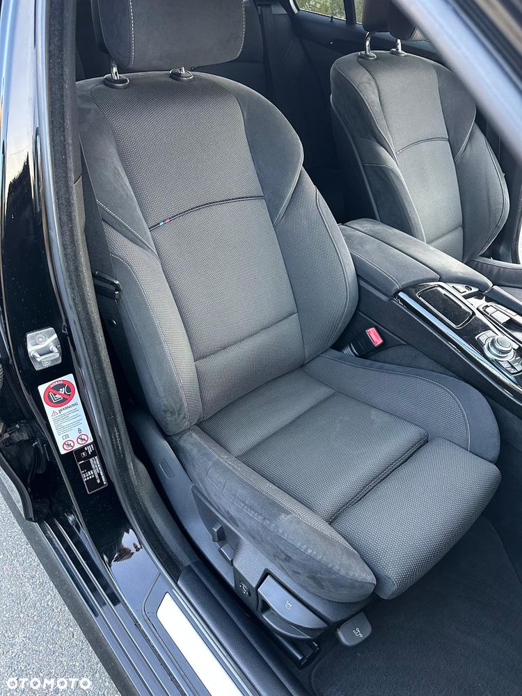 BMW Seria 5 525d xDrive Sport-Aut - 11