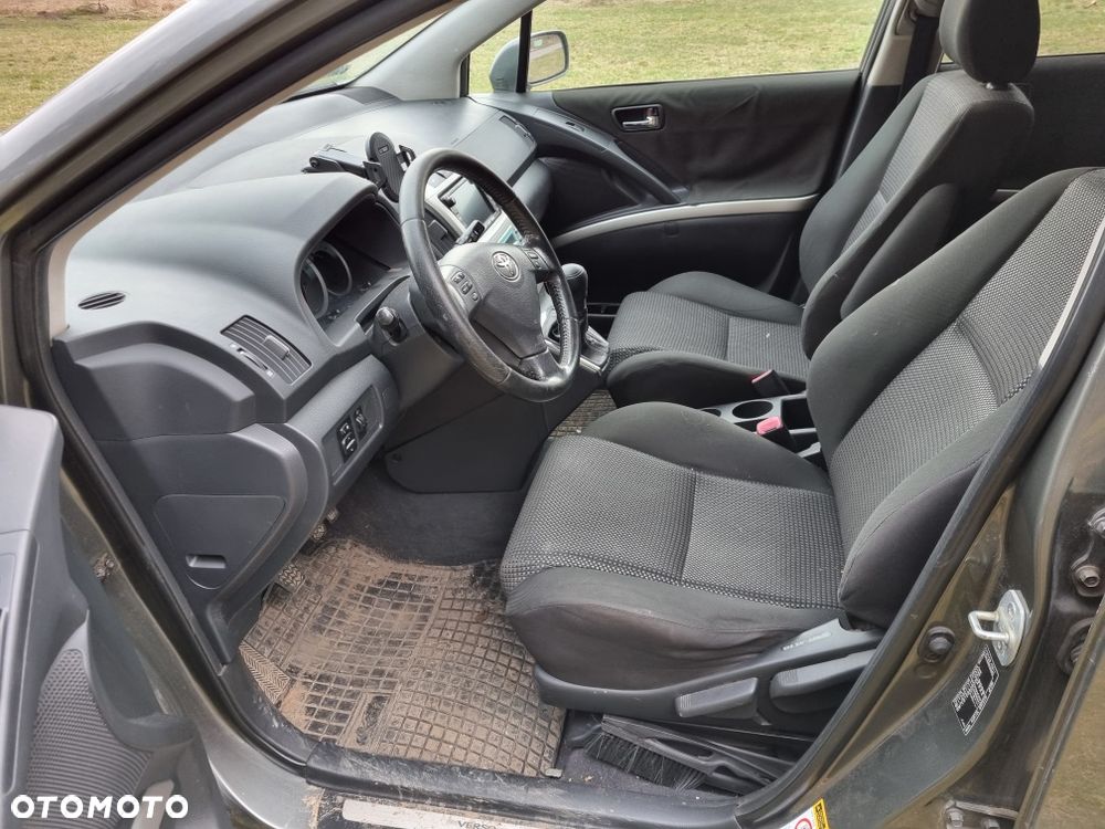 Toyota Corolla Verso - 5