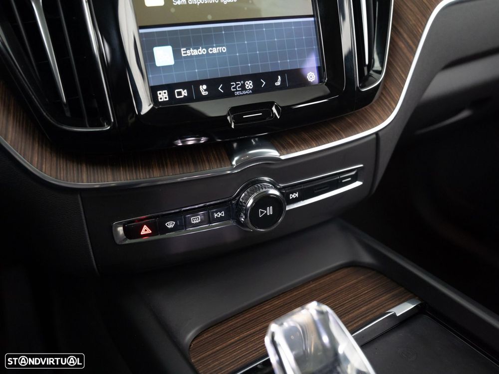 Volvo XC 60 2.0 T6 PHEV Plus Dark - 31