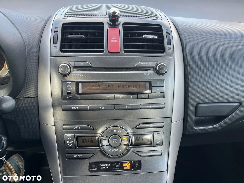Toyota Auris 1.4 D-4D - 21