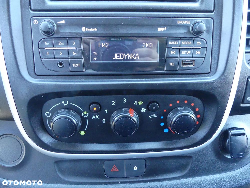 Renault Trafic - 32
