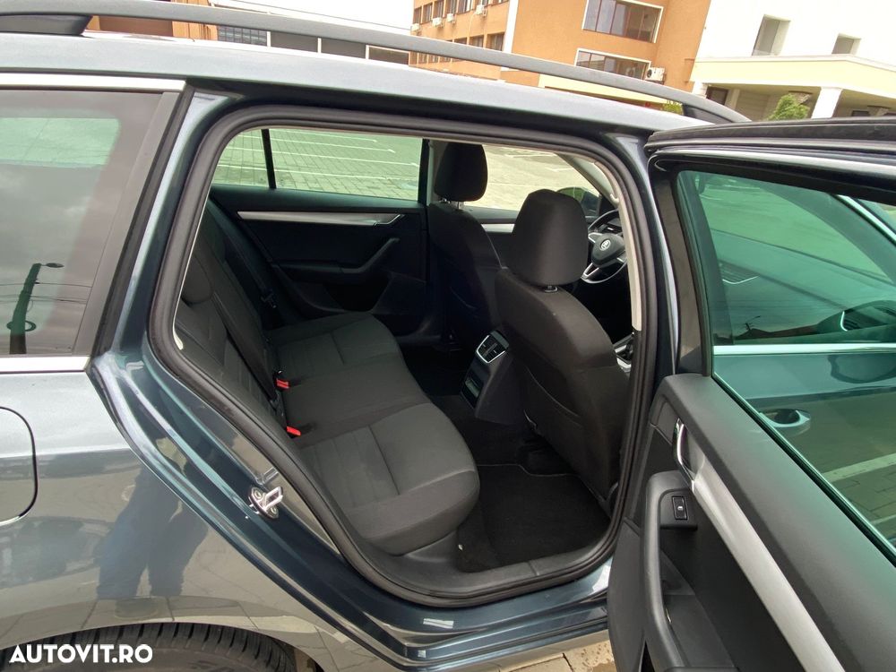 Skoda Octavia 2.0 TDI Premium Edition - 6