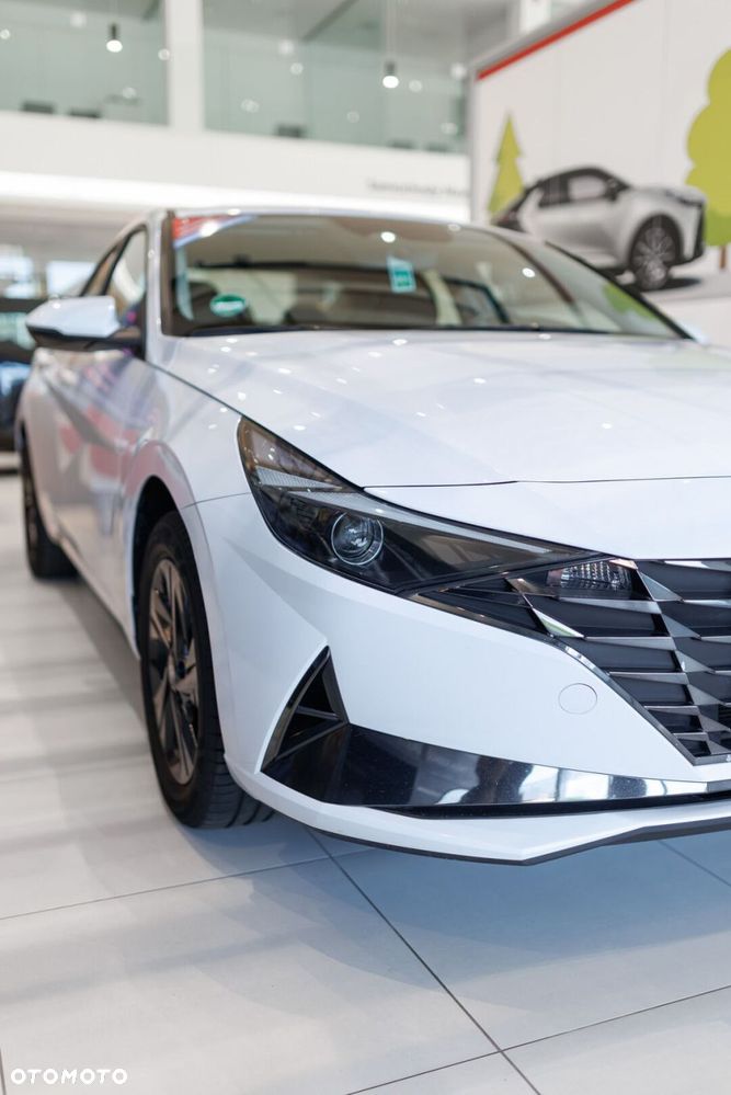 Hyundai Elantra 1.6 Modern - 12
