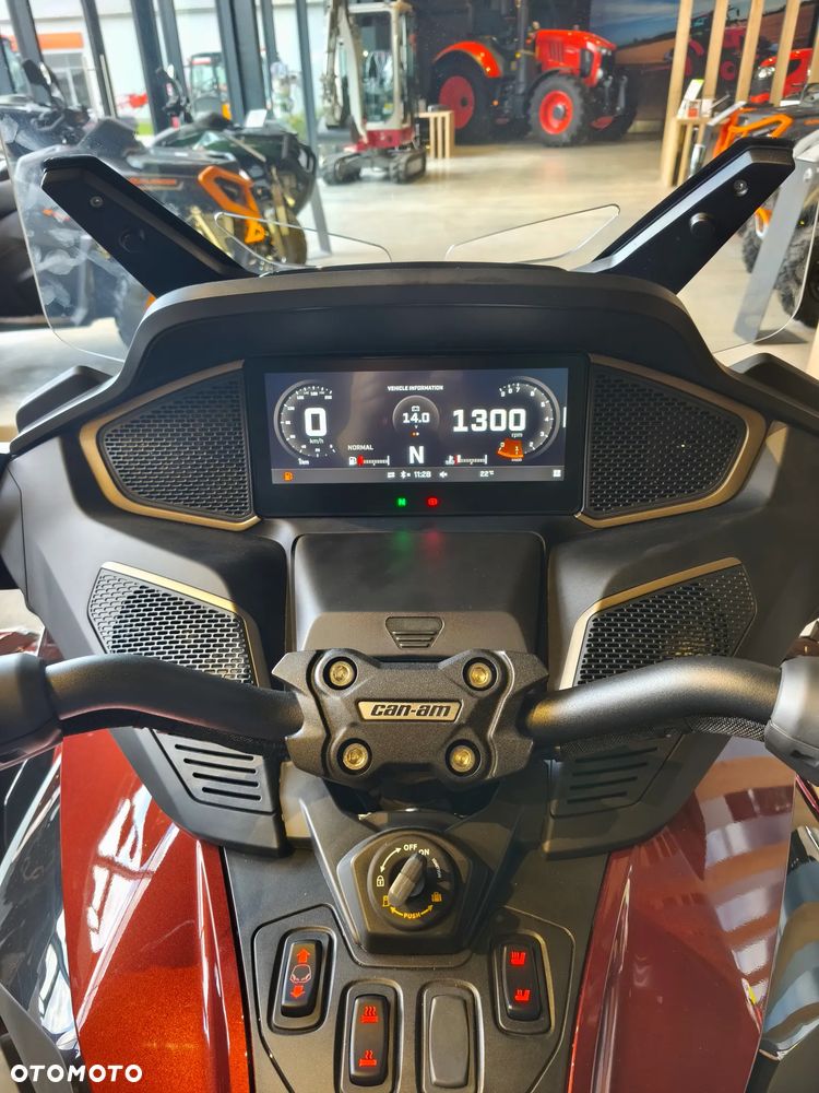Can-Am Spyder - 7