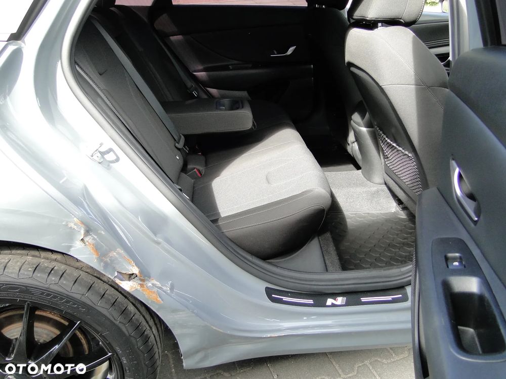 Hyundai Elantra 1.6 Smart CVT - 27