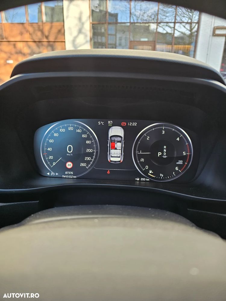 Volvo XC 40 D3 Momentum - 10