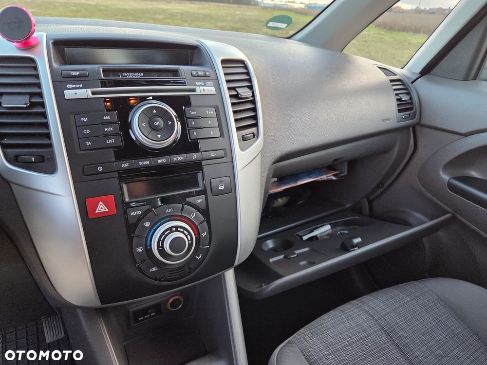 Kia Venga - 8