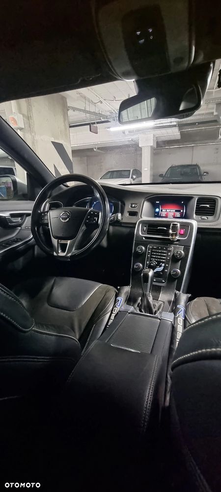 Volvo V60 D4 Drive-E R-Design Kinetic - 9