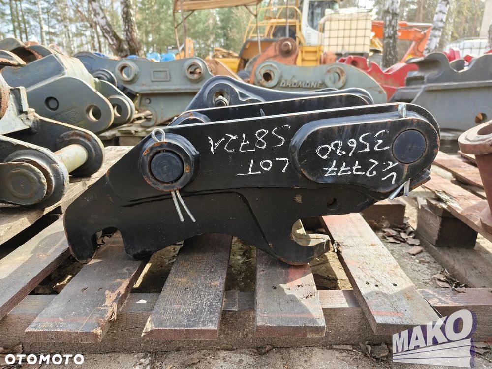 NOWE Szybkozłącze mechaniczne Caterpillar do koparko-ładowarki - 4