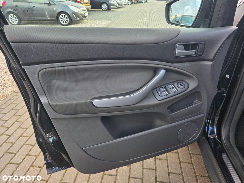 Ford Kuga 2.0 TDCi 2x4 Champions Edition - 35