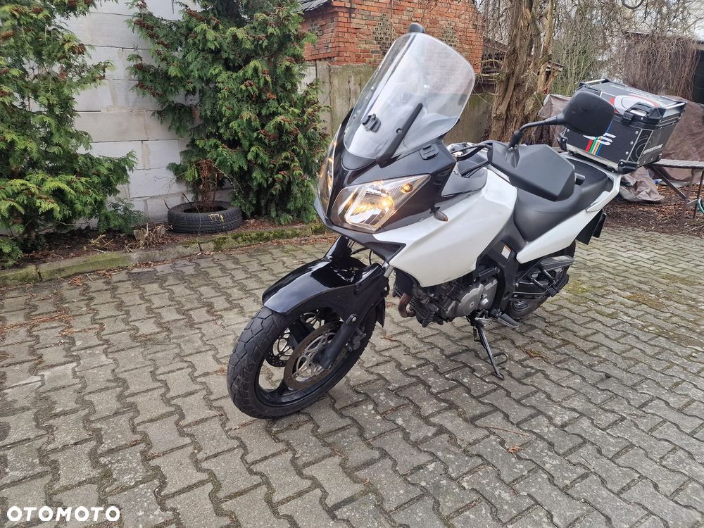 Suzuki V-STROM - 1