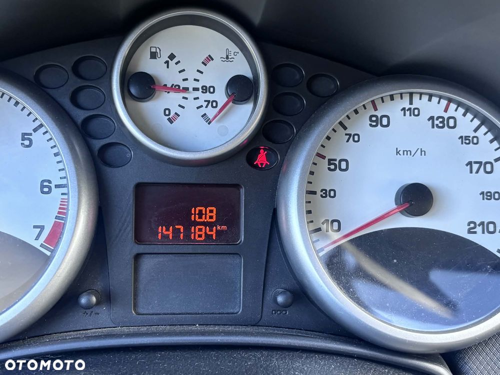 Peugeot 207 1.4 - 9
