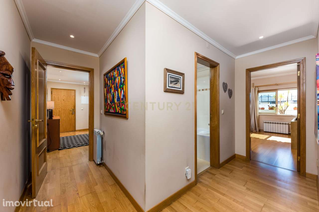 T3 com terraço no Lumiar | Espaço, luz e exterior raro na cidade - Grande imagem: 5/28