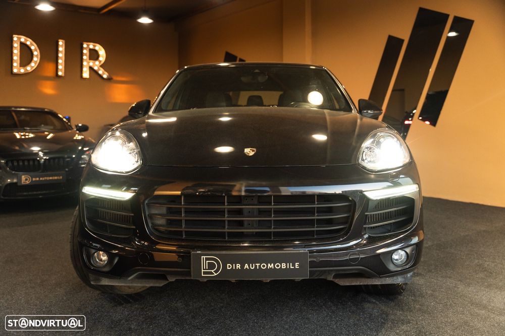 Porsche Cayenne Platinum Edition - 2