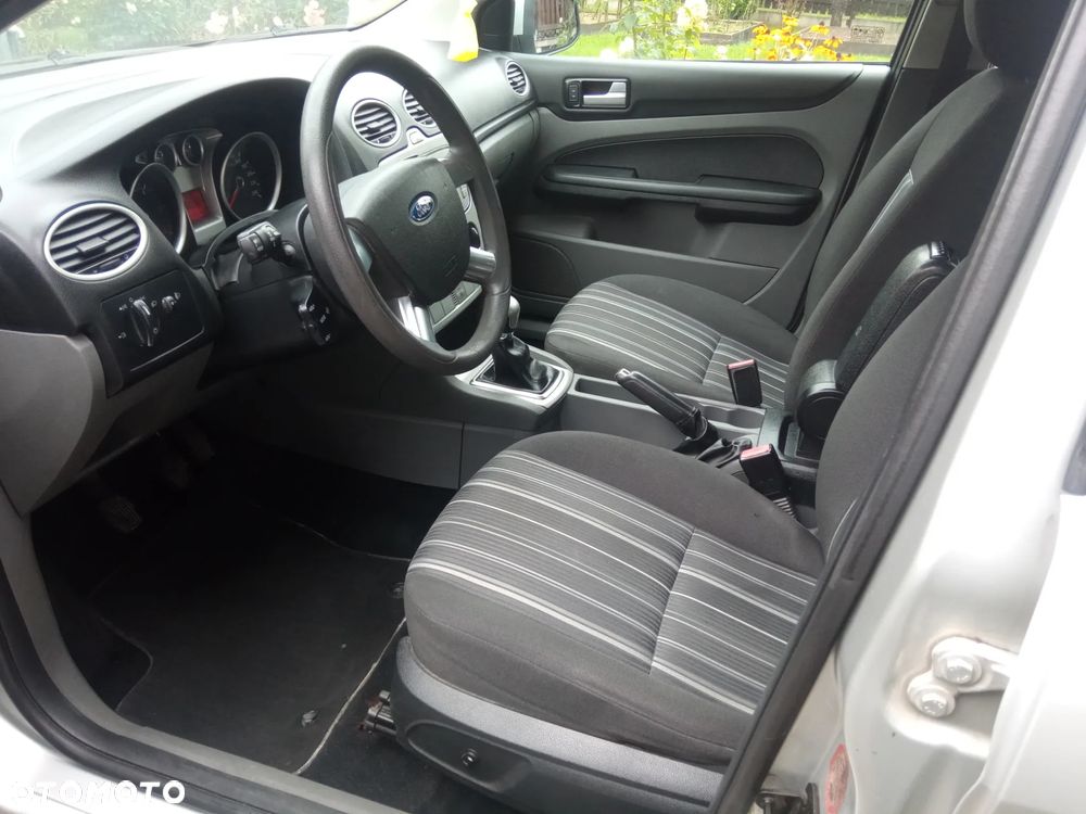 Ford Focus 1.6 TDCi Ambiente - 4