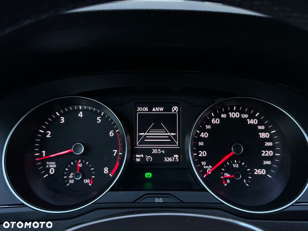 Volkswagen Passat - 33