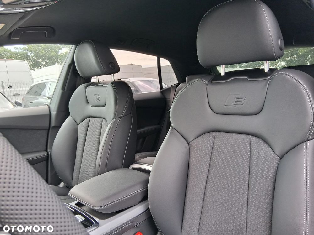 Audi Q8 - 8