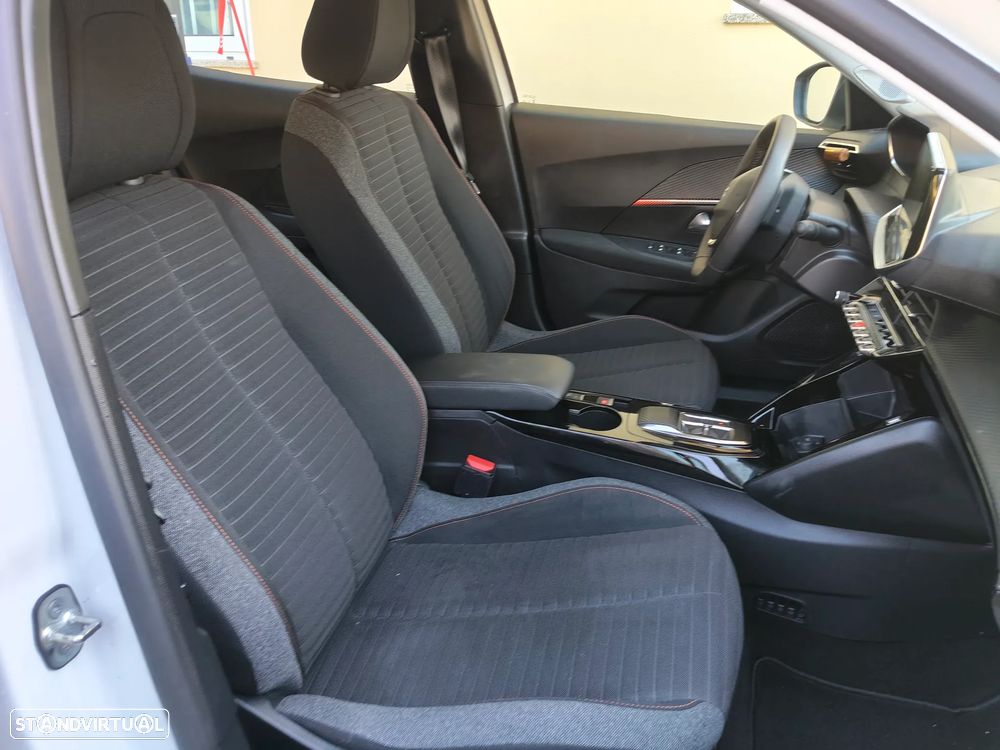 Peugeot e-2008 50 kWh Active Pack - 40