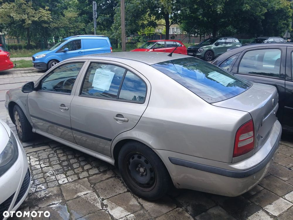 Skoda Octavia 1.6 Tour Classic - 2