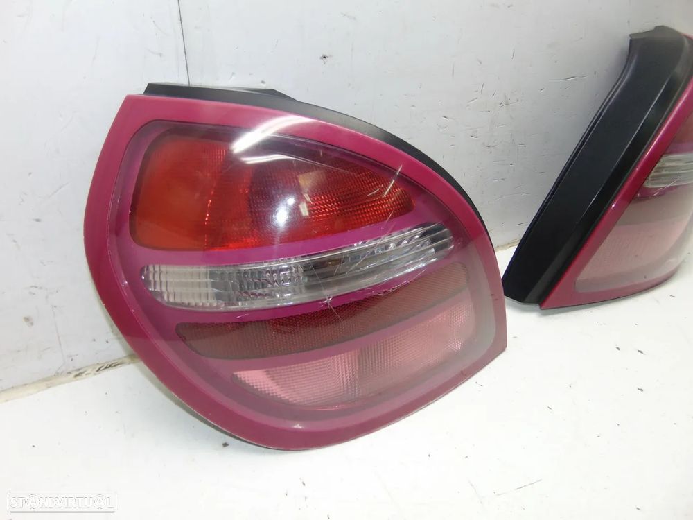 Nissan Almera farolins - 2