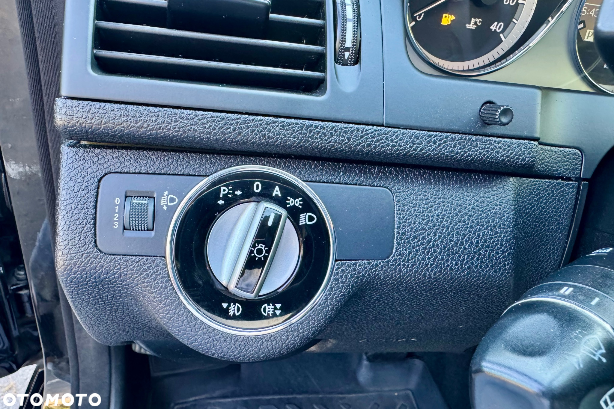 Mercedes-Benz Klasa C 200 T (BlueEFFICIENCY) 7G-TRONIC Elegance - 30