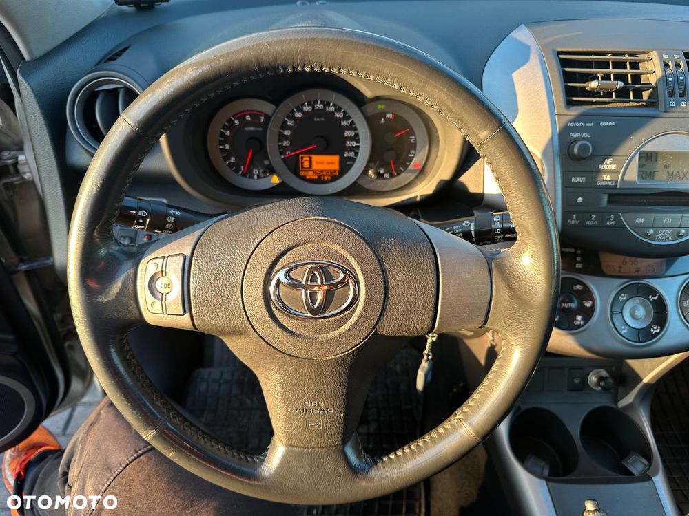 Toyota RAV4 2.2 D-4D Prestige - 8