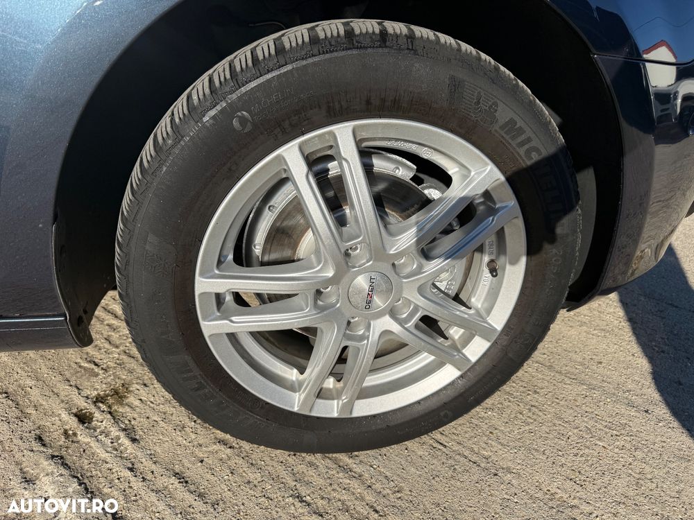 Volkswagen Golf - 31