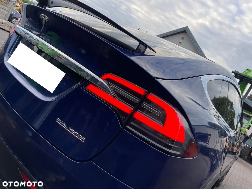 Tesla Model X Long Range - 37
