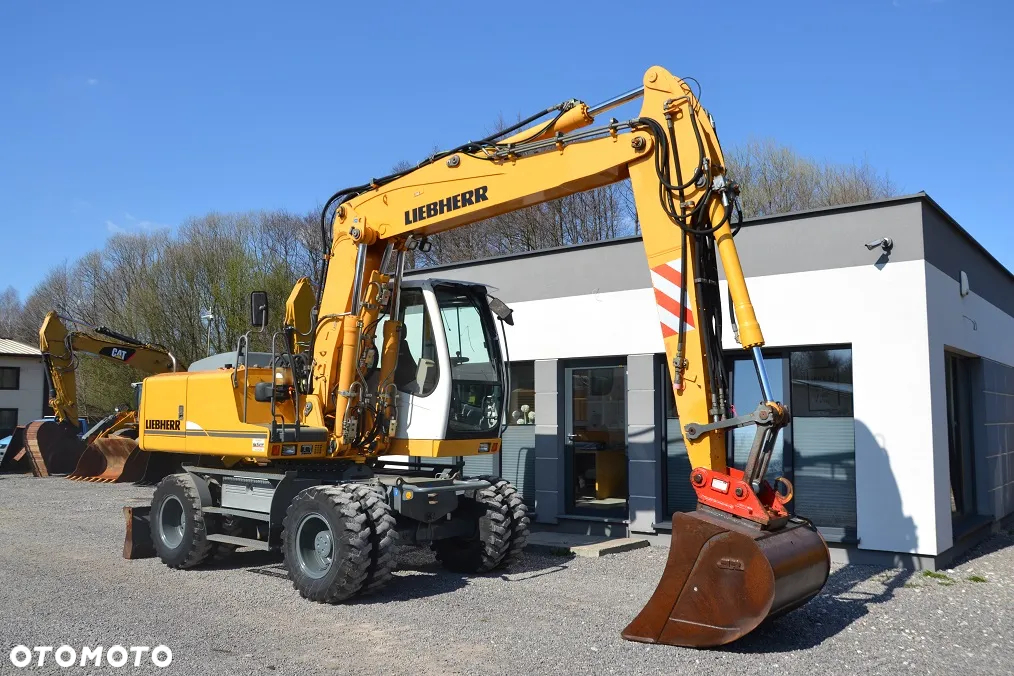Liebherr A900 C - 14