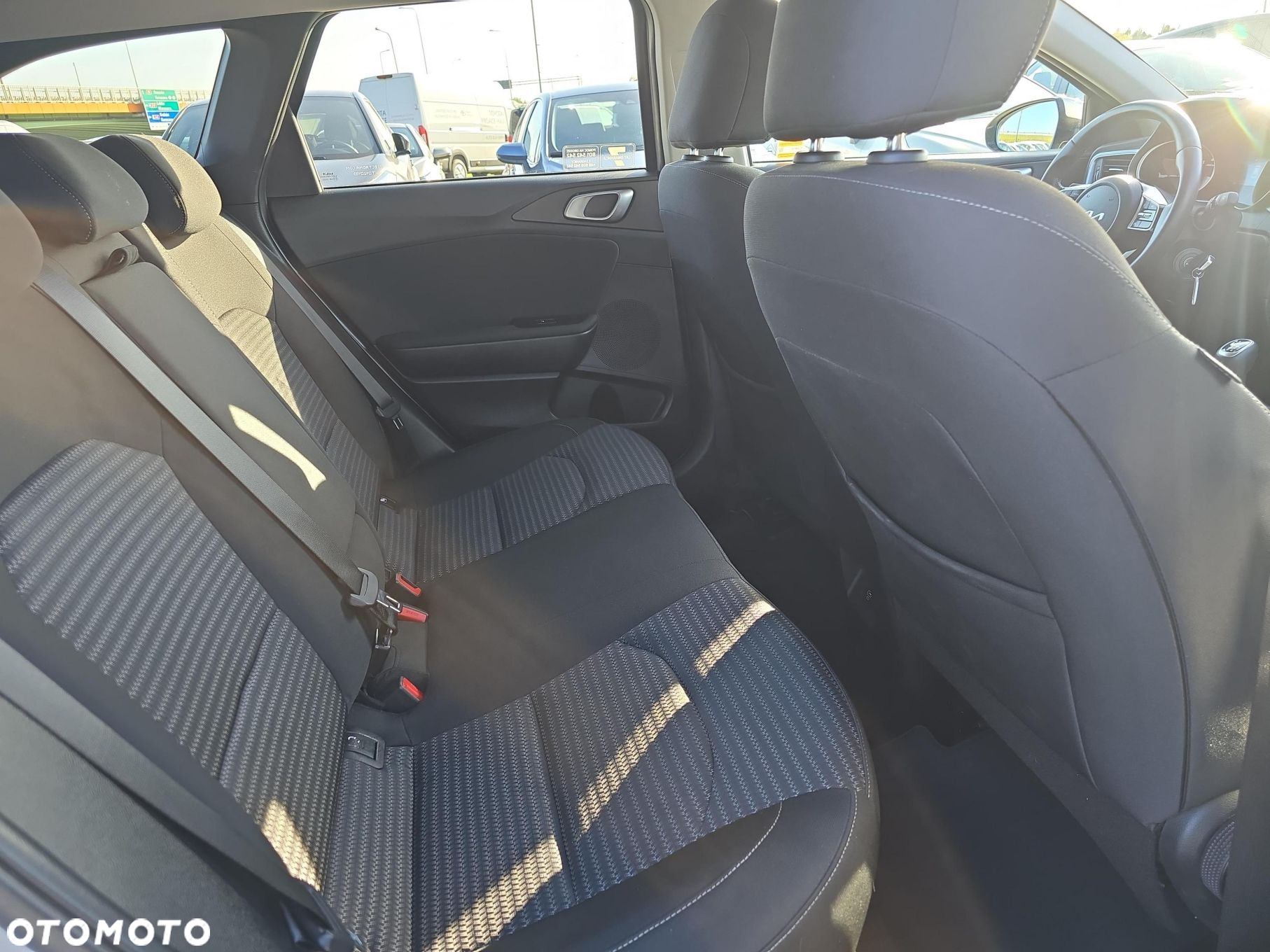 Kia Ceed 1.5 T-GDI M - 10