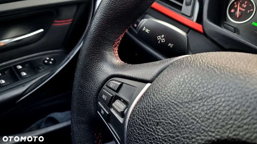 BMW Seria 3 320d Sport Line - 14