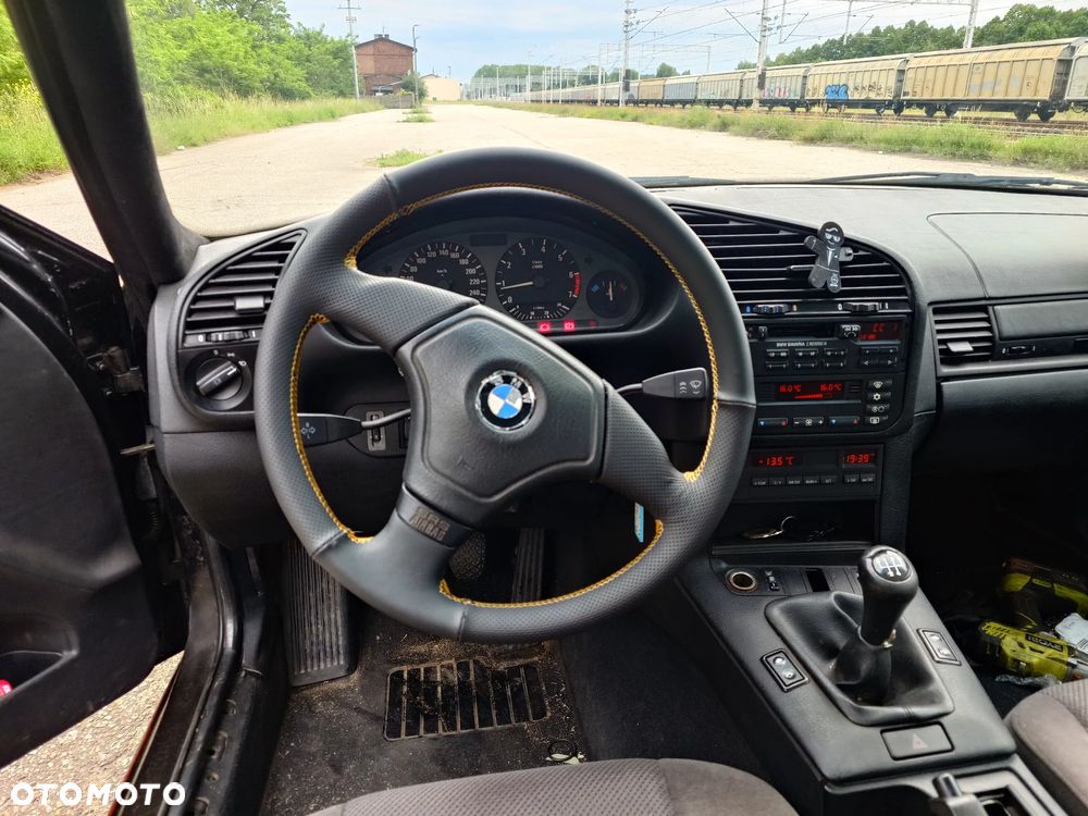 BMW Seria 3 318i - 7
