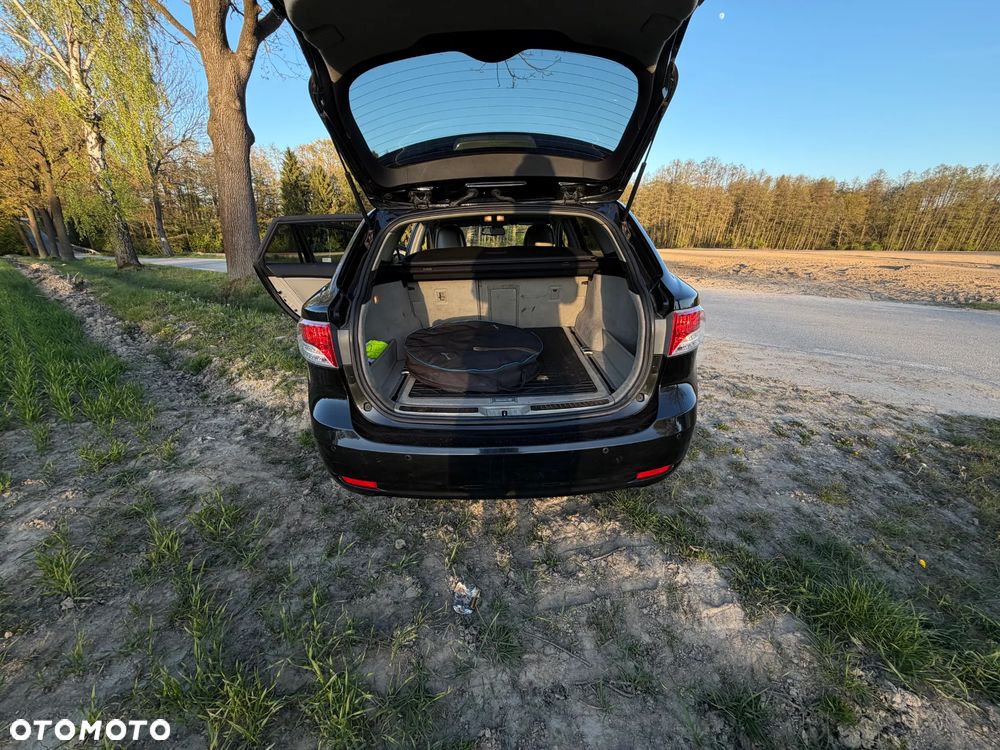 Toyota Avensis 1.8 Premium EU5 - 24