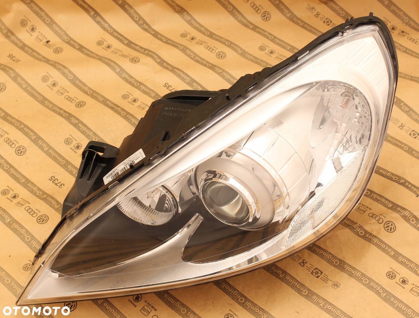 VOLVO S60 V60 10-13 LAMPA PRZÓD BI-XENON - 1