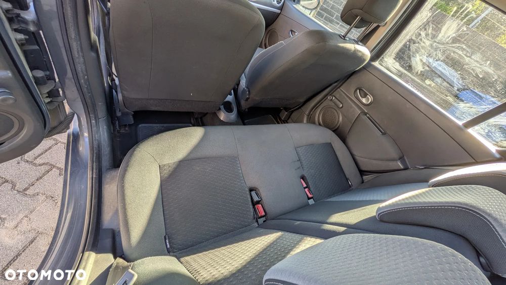 Renault Clio 1.2 16V Alize Euro5 - 6