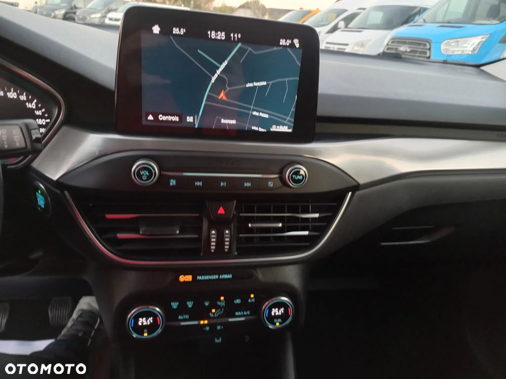 Ford Focus 1.5 EcoBlue Start-Stopp-System TITANIUM - 27
