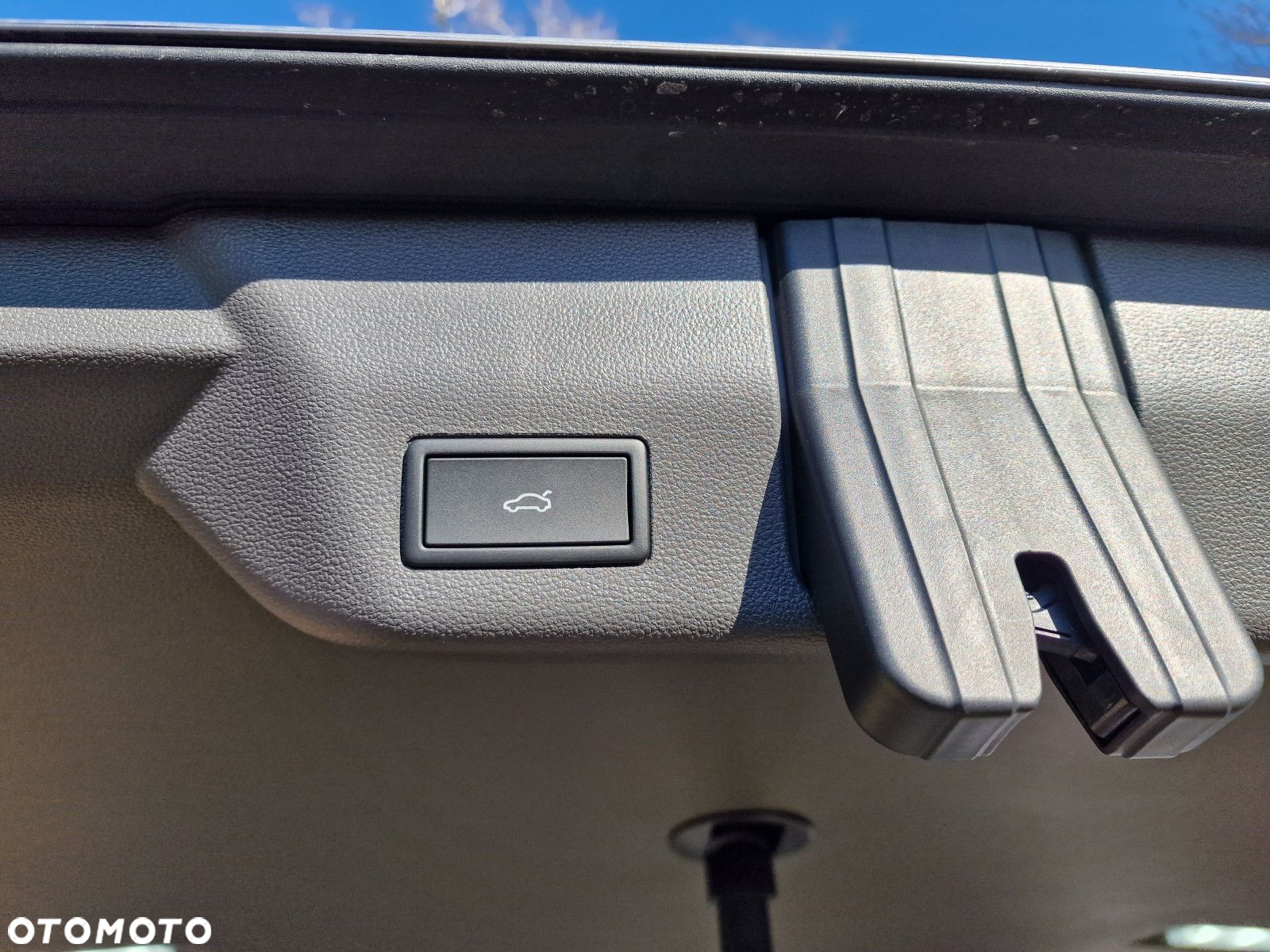Volkswagen Multivan - 11