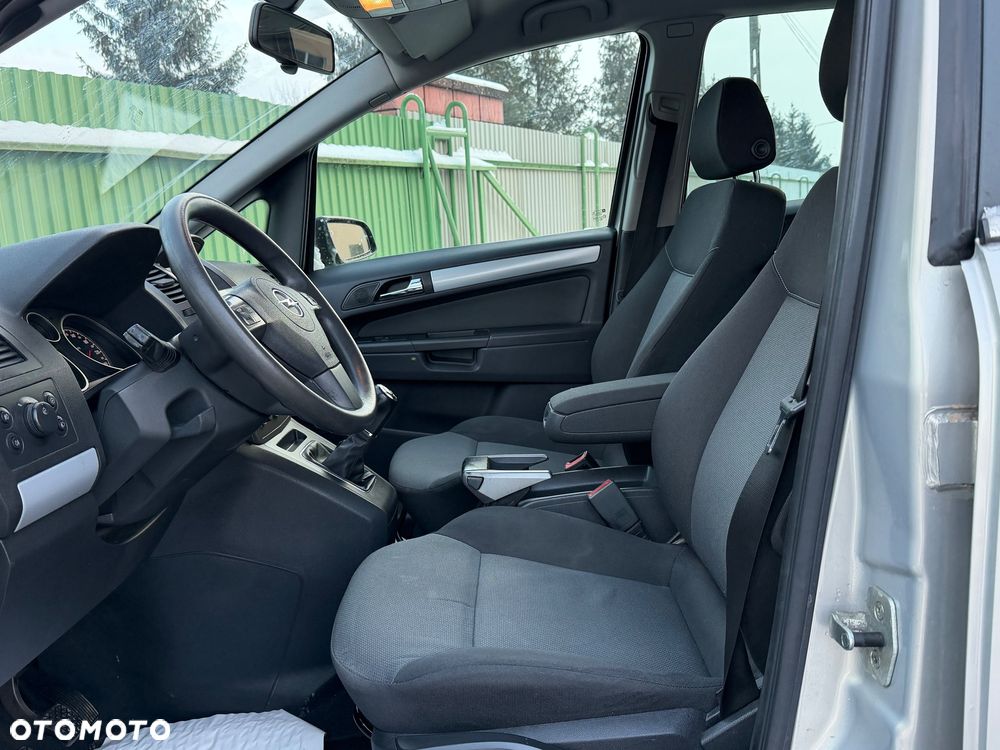 Opel Zafira - 17