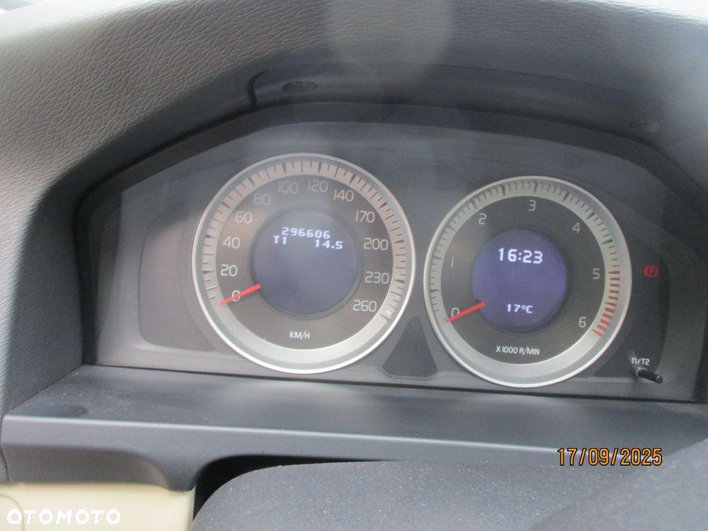 Volvo V60 D3 Summum - 13