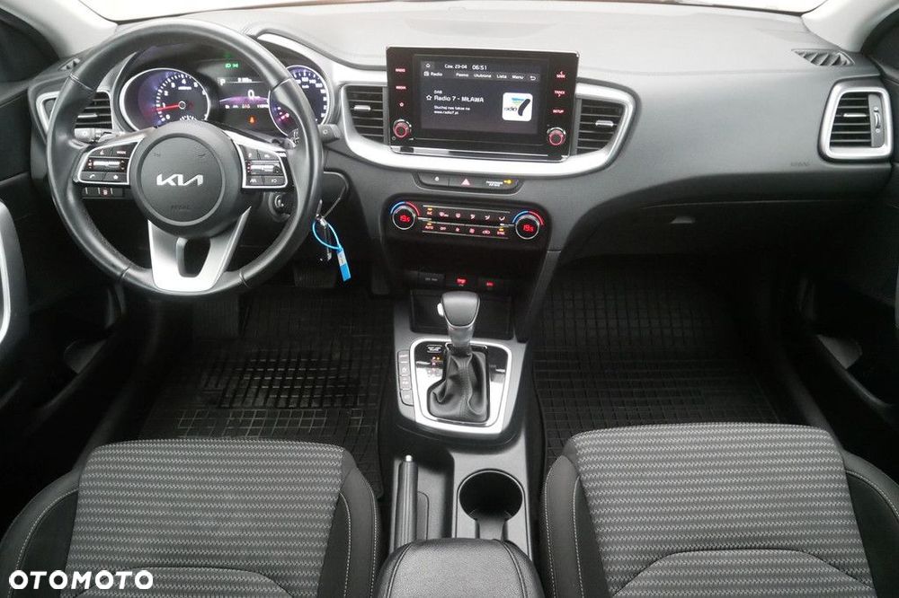 Kia Ceed - 8