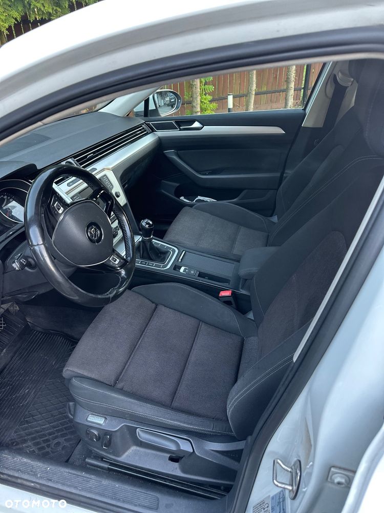 Volkswagen Passat 1.8 TSI BMT Comfortline - 10