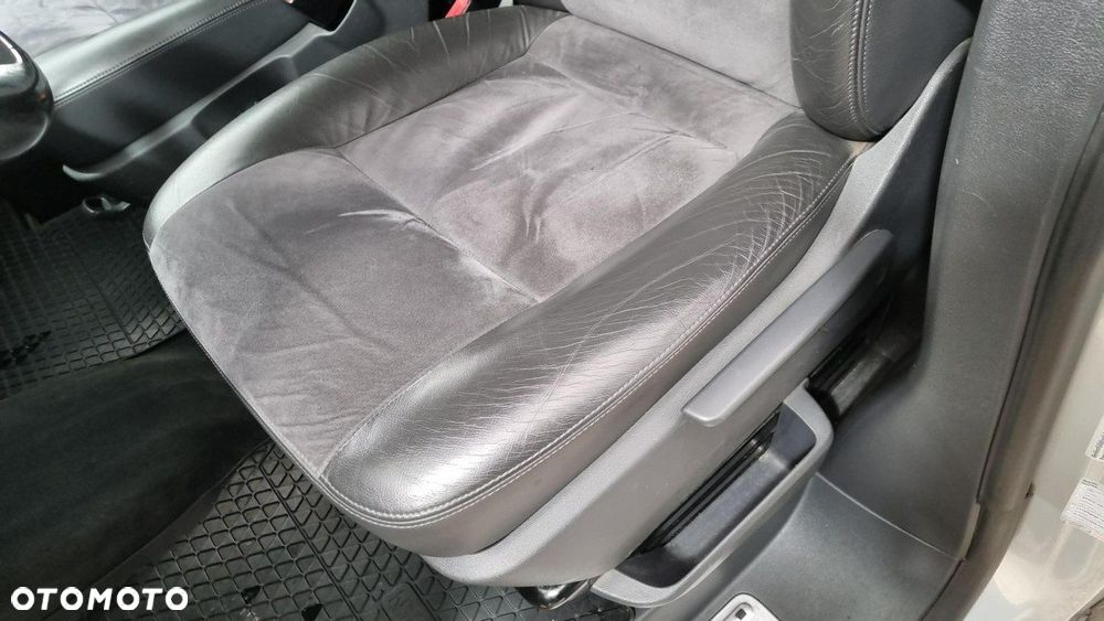 Volkswagen Multivan - 16