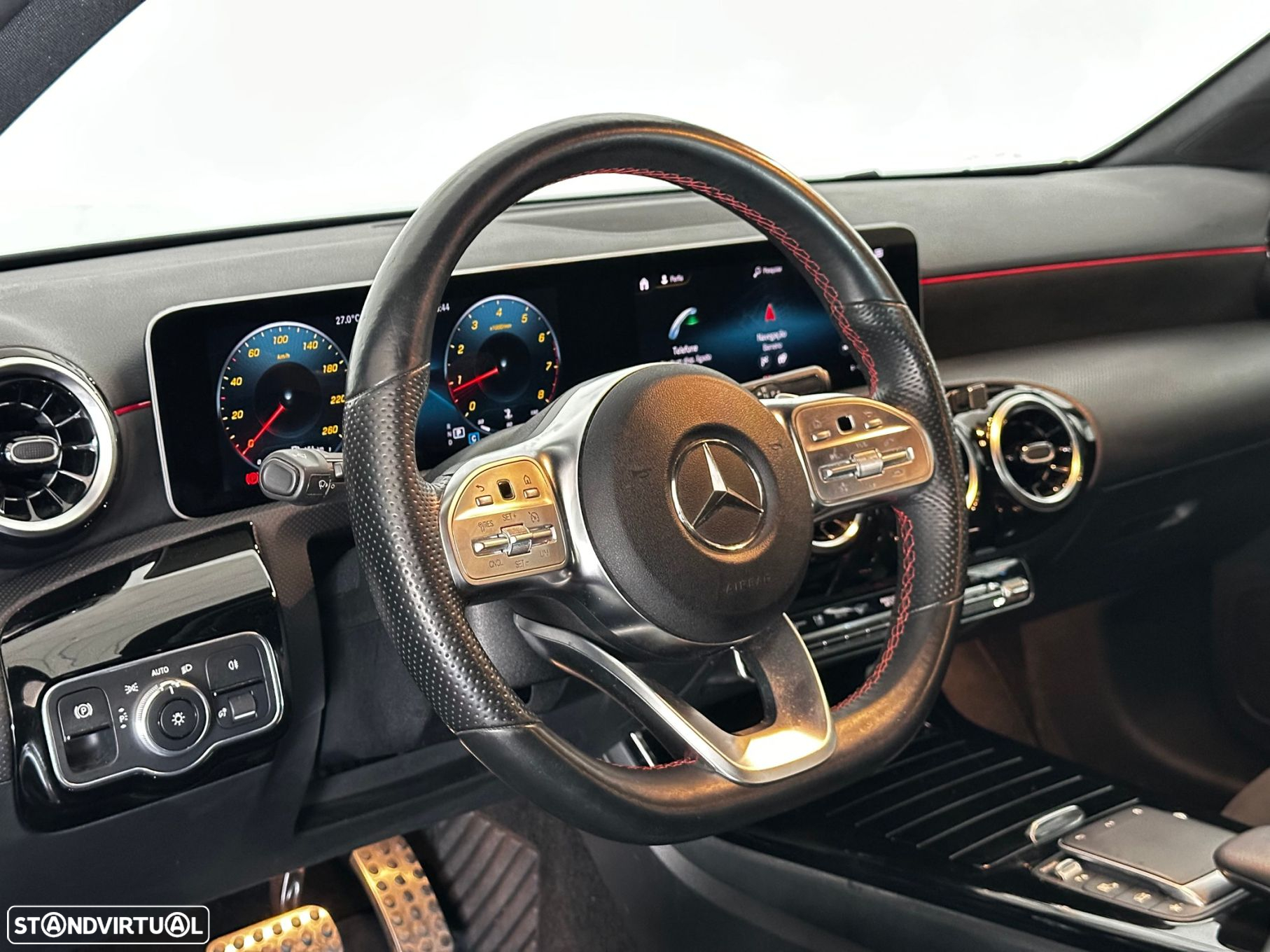 Mercedes-Benz A 180 7G-DCT AMG Line - 13