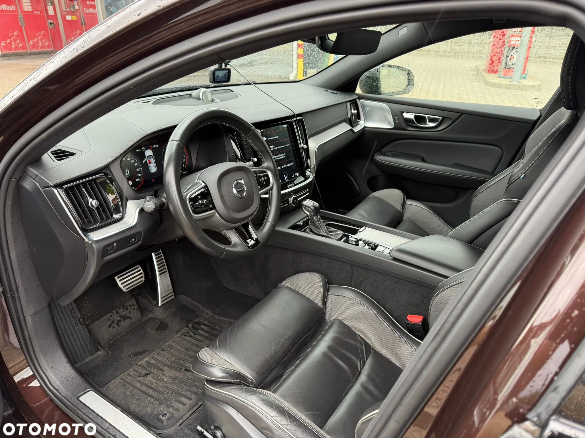 Volvo V60 D3 AWD R-Design - 6