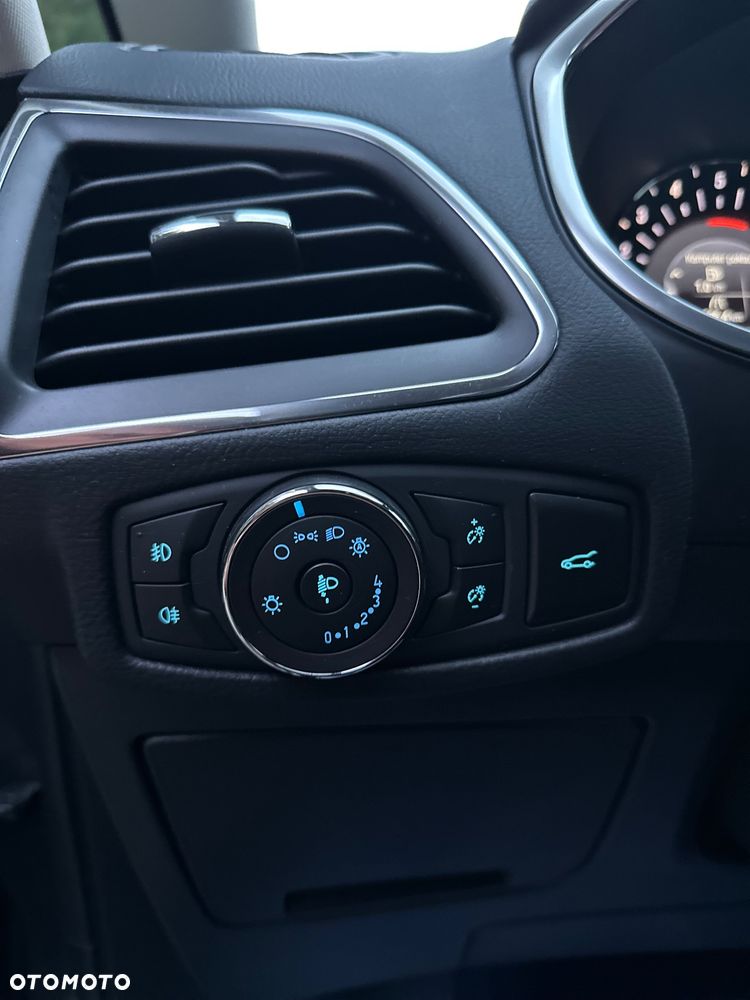 Ford S-Max 2.0 EcoBlue Titanium - 24