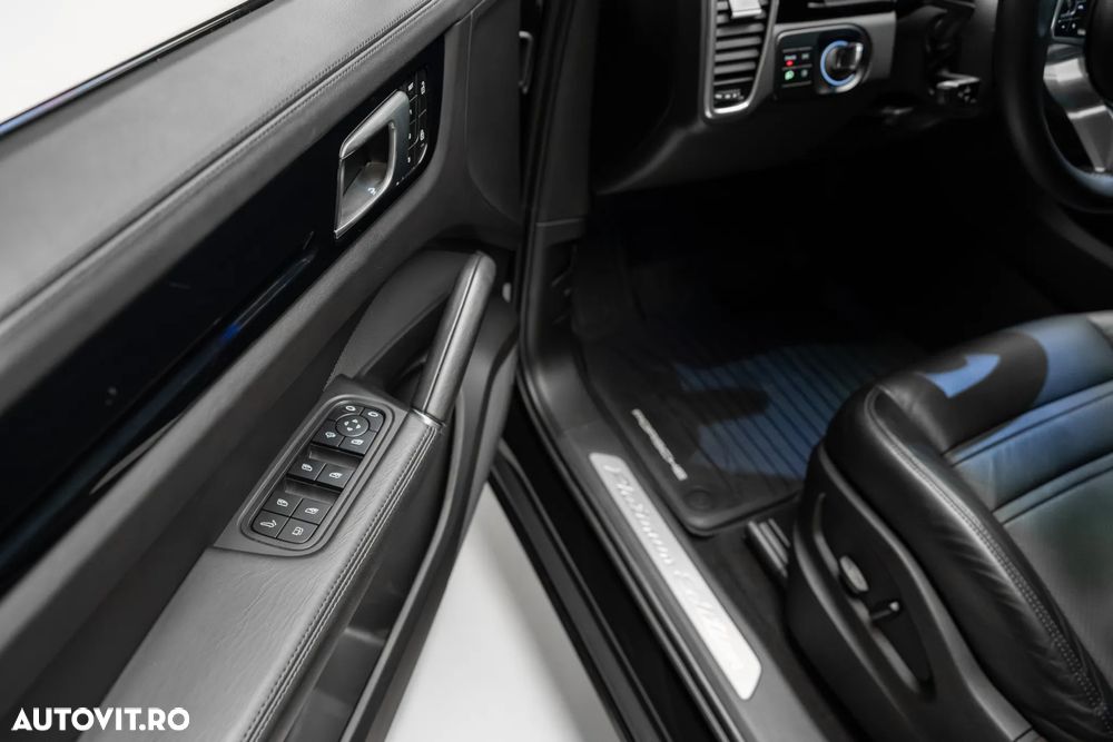 Porsche Cayenne E-Hybrid - 13