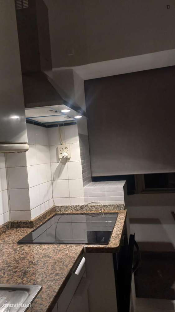 Quarto - localizado em Santo Ildefonso Porto - Grande imagem: 4/16