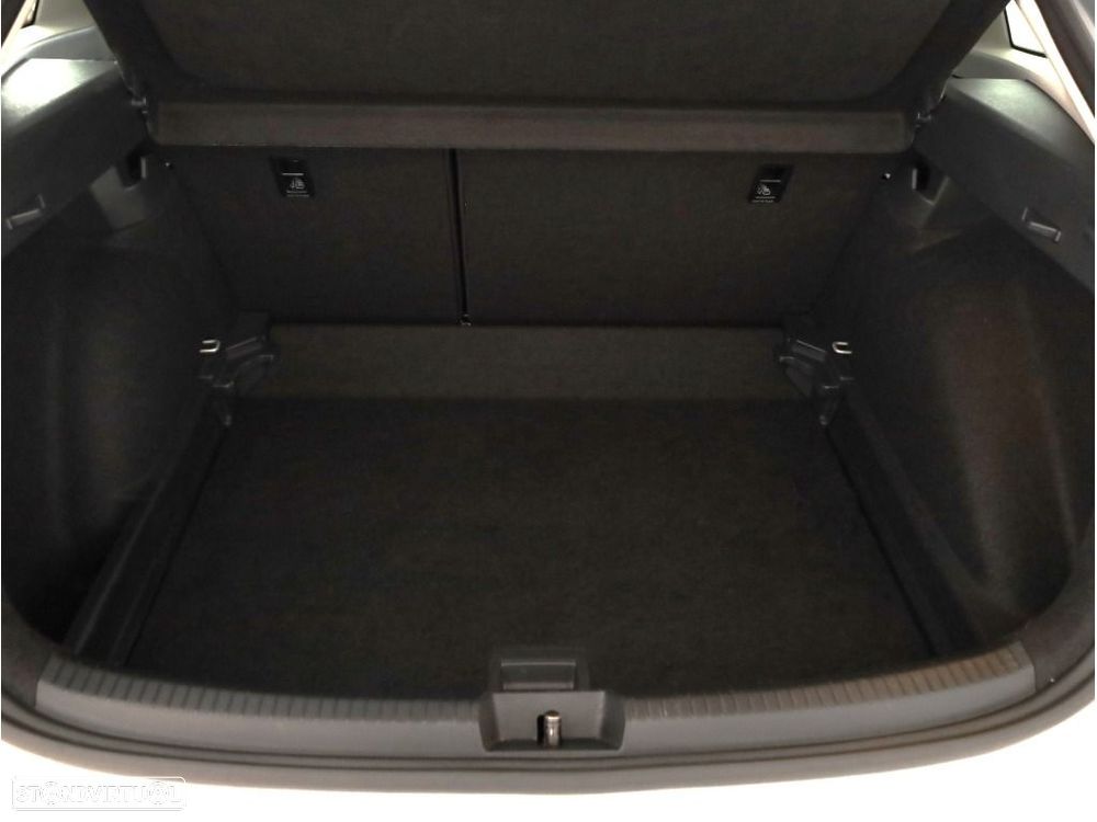 VW Taigo 1.0 TSI Urban DSG - 17